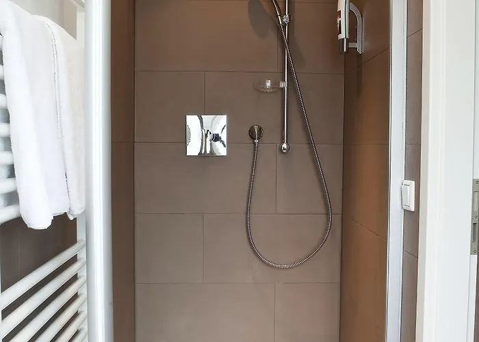 Manhattan Hotel 4*