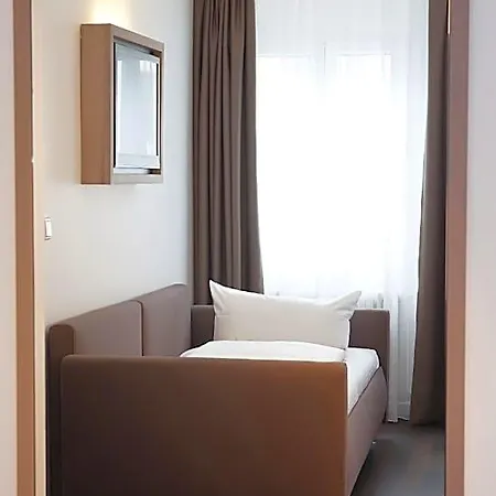 Manhattan Otel 4*