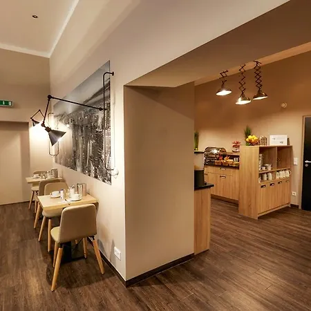 Manhattan Hotel