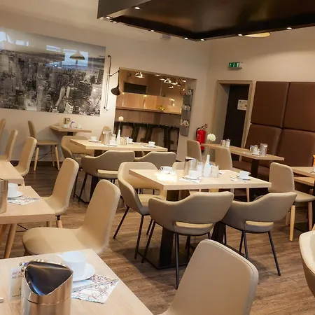 曼哈顿酒店 酒店 4*