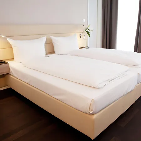 Manhattan فندق 4*