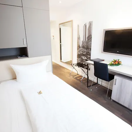 Manhattan Hotel