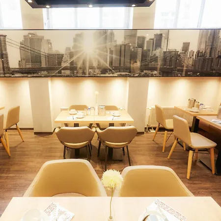 Hotel Manhattan 4*