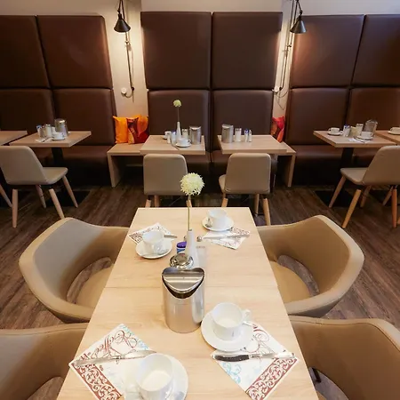 Hotel Manhattan 4*
